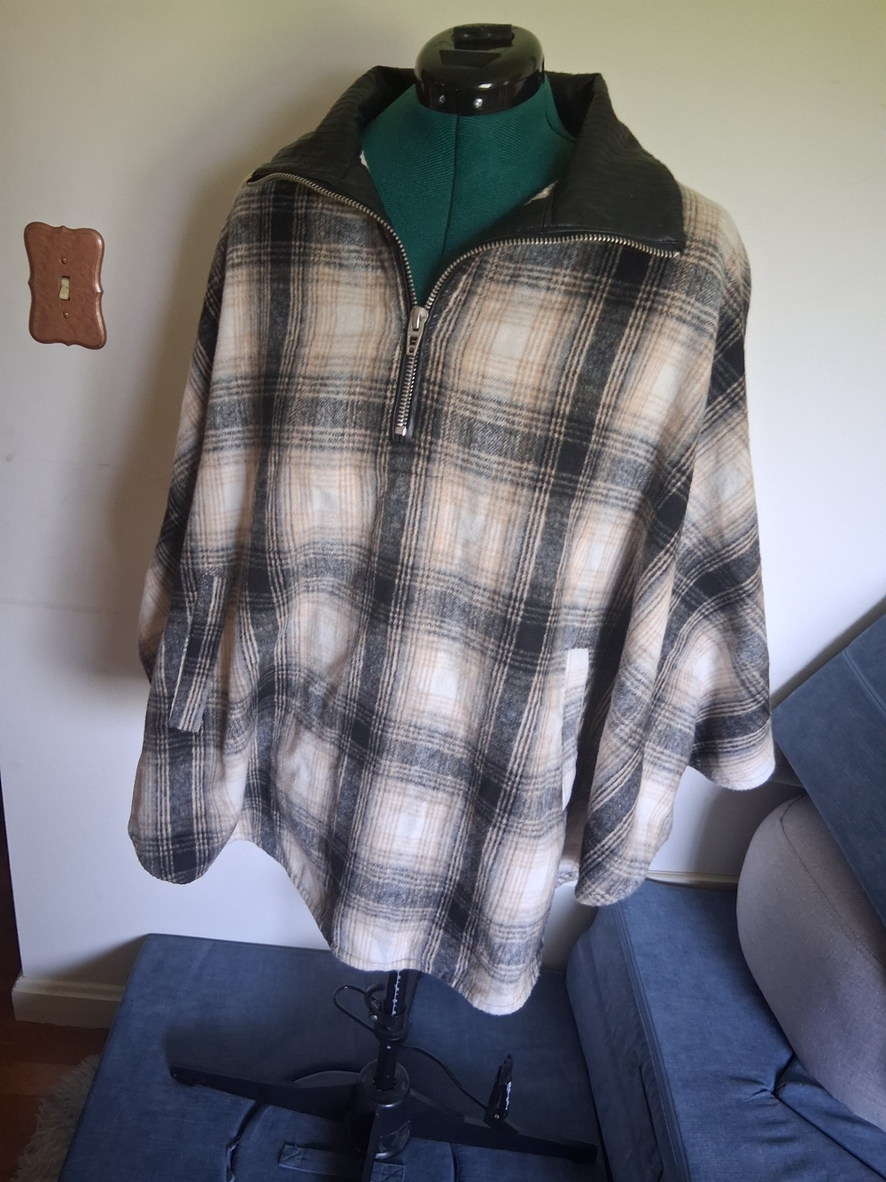 Plaid Half-Zip Pullover Sweater - Black & Cream